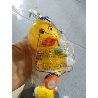 CHÚ VIT CON CHẠY XE MÁY