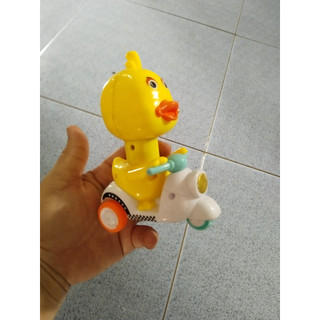 CHÚ VIT CON CHẠY XE MÁY
