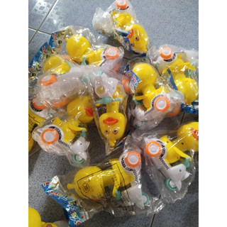 CHÚ VIT CON CHẠY XE MÁY