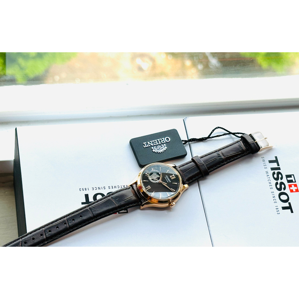 Đồng hồ nữ dây da Orient Automatic Open Heart RA AG0023Y10B