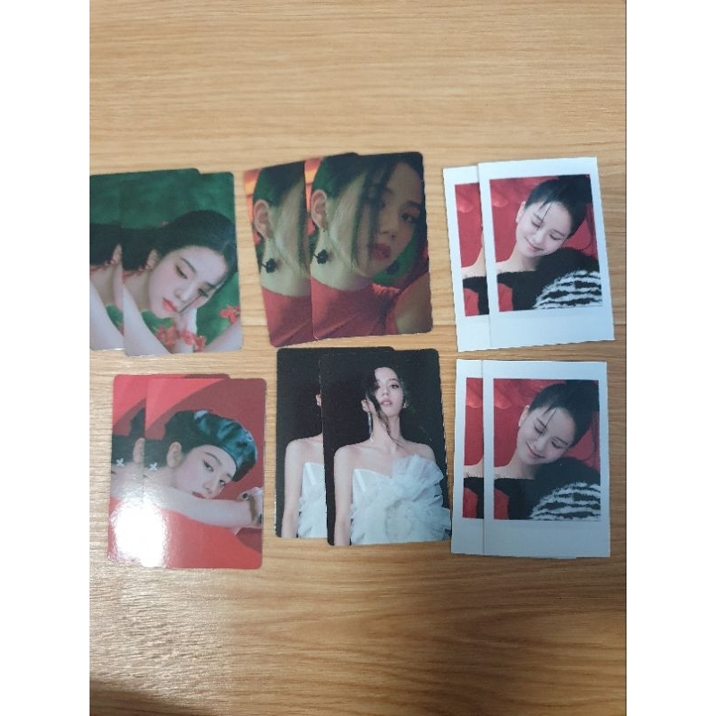ảnh thẻ jisoo order bên applemusic pob (hàng off)