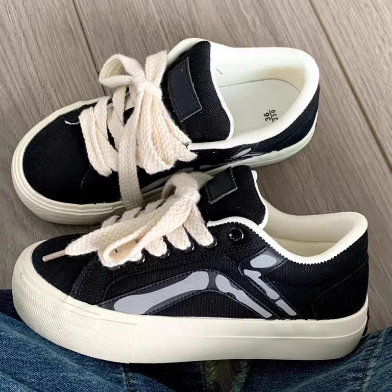 Giày ulzzang đế bánh mì tăng chiều cao họa tiết đáng yêu có phản quang