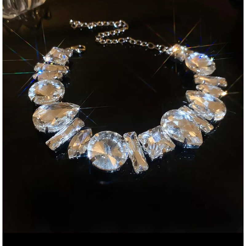 Chocker đá siêu sang