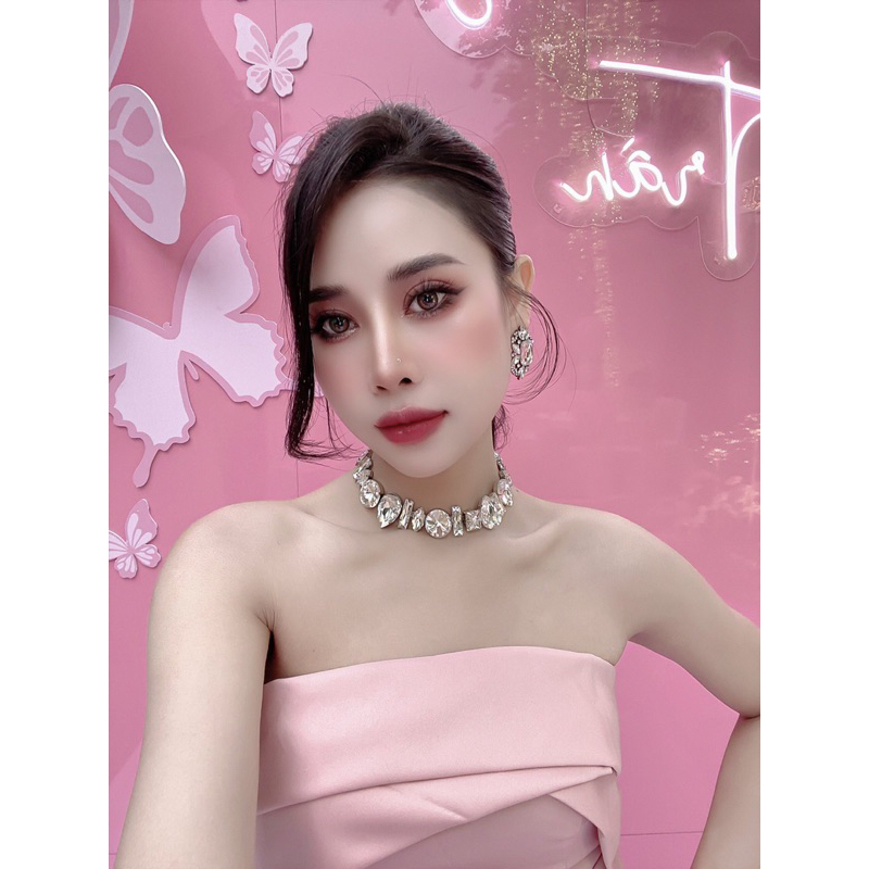 Chocker đá siêu sang