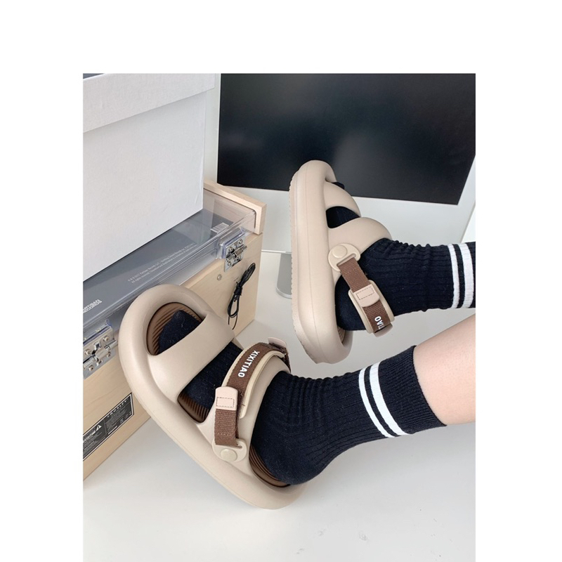Lùi 1 size Sandal quai ngang bánh mì cao su siêu mềm,chắc chắn  mang được hai kiểu dành cho nam, nữ