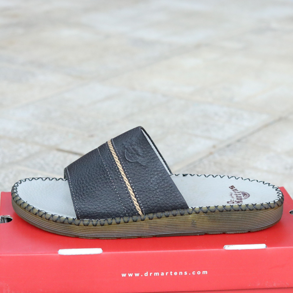 Dép Dr.Martens Quai Ngang Da Bò Nhập Khẩu - HàngCao Cấp 2023 -DR01