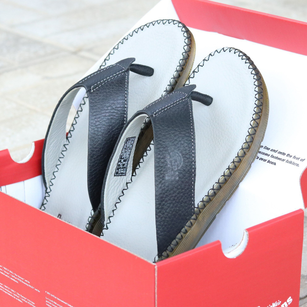 Dép Dr.Martens Quai Chéo Xỏ Ngón Da Bò Nhập Khẩu - HàngCao Cấp 2023 -DR02