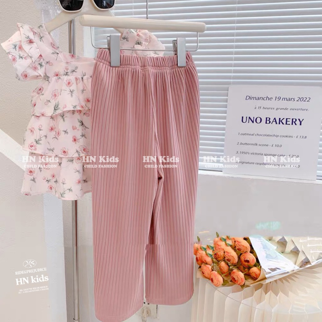 bộ bèo tầng hồng kèm quần ống rộng cho bé gái