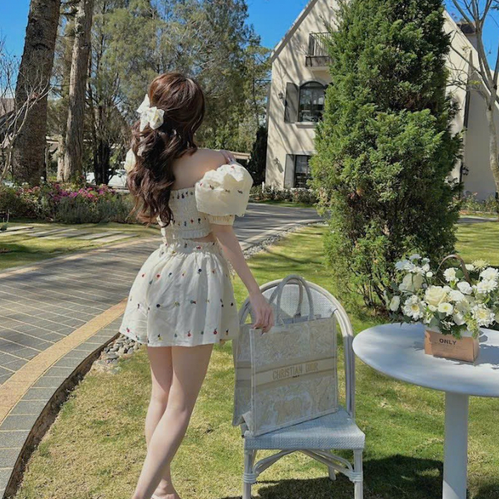 Set Bộ Đồ Nữ,Sét Áo Croptop Thiết Kế Cổ Vuông Tay Bồng Cao Cấp Mix Quần Đùi Hoạ Tiết Hoa Nhẹ nhàng sang Chảnh thời Trang