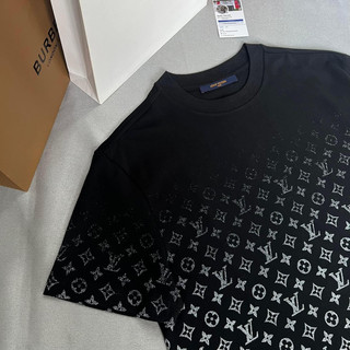 [Best Quality] Áo Thun Cộc Tay LV, Tee Lv Monogram Gradient