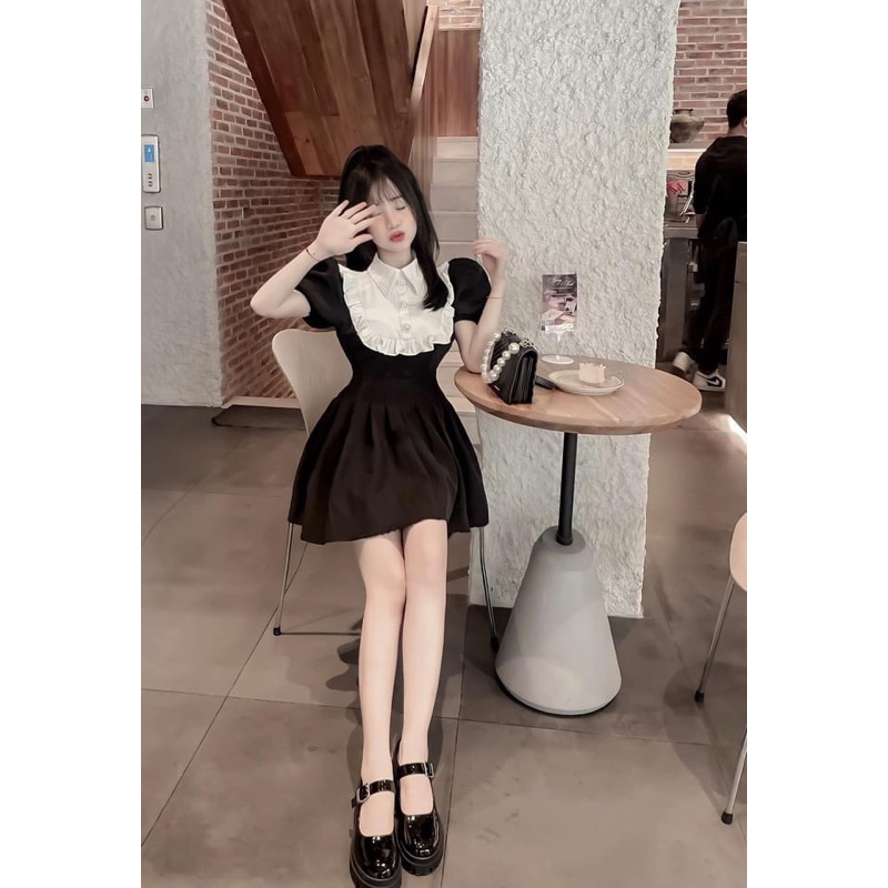 Váy đen phối cổ bẻ xinh xắn