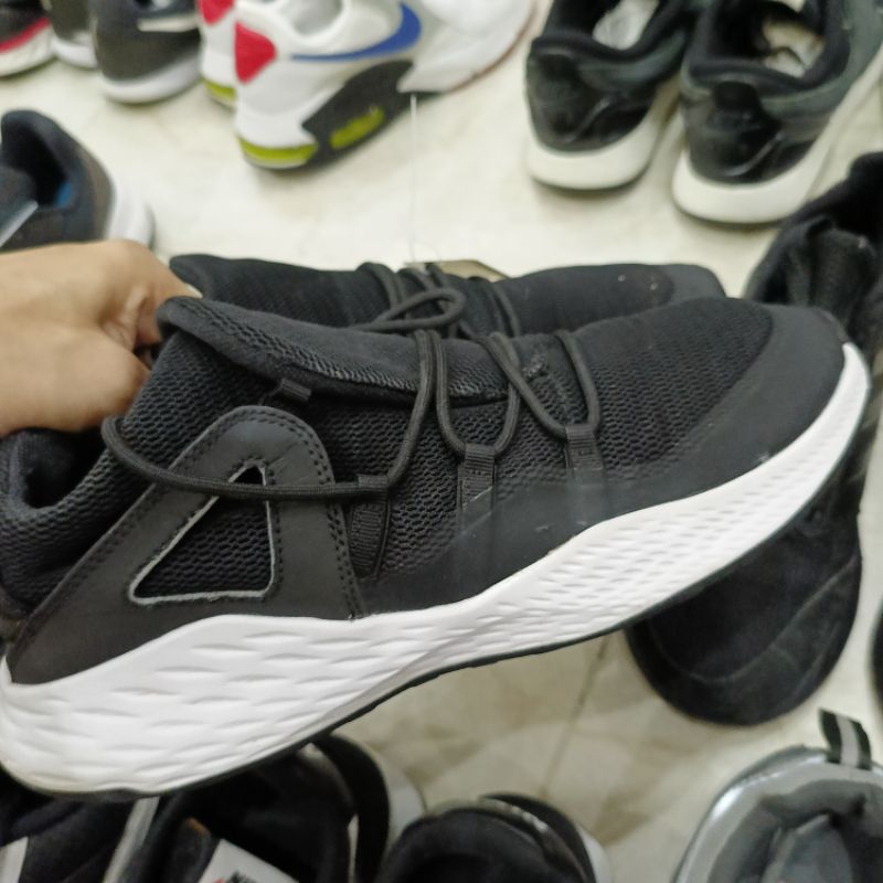 giày thể thao si tuyển tình trạng tốt a924 sz 44