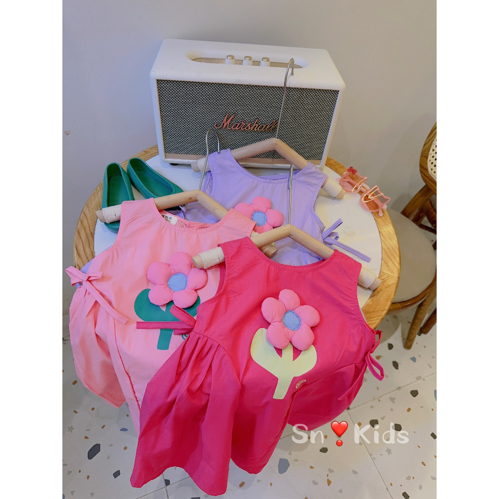 Váy bé gái - Đầm babydoll sát nách gắn hoa nổi siêu xinh cho bé gái