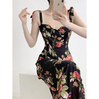 Váy 2 dây hoa đỏ
