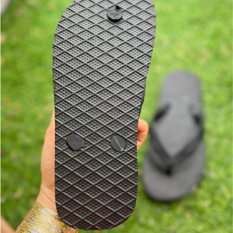 Dép tông lào thái chính hãng màu đen siêu hót_thời trang đẹp_size unisex trai gái đều có.hinh thật shop tự chụp.