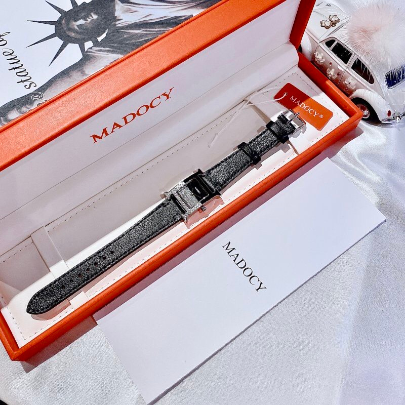 Đồng hồ nữ dây da Madocy M81655