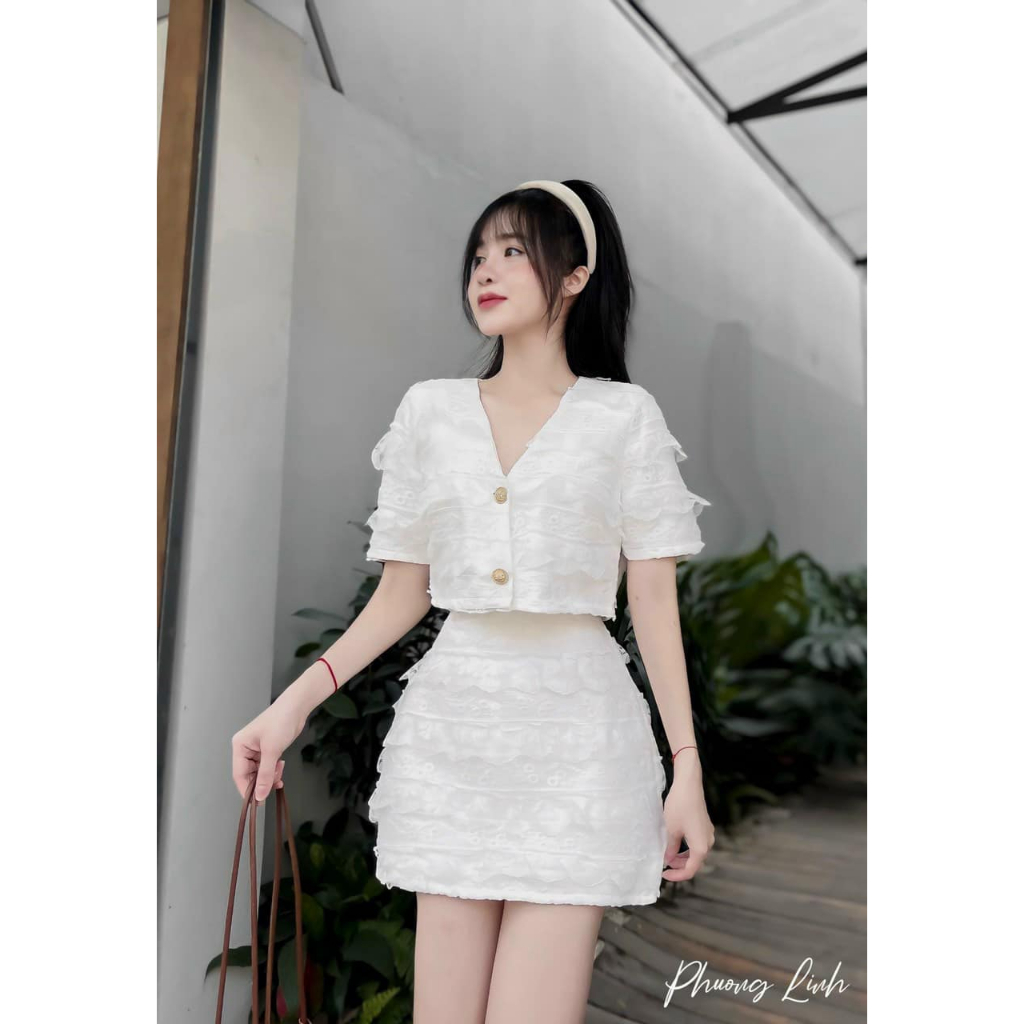 Sét ren áo cúc ngọc croptop + chân váy cạp cao xinh xinh (kèm ảnh thật)