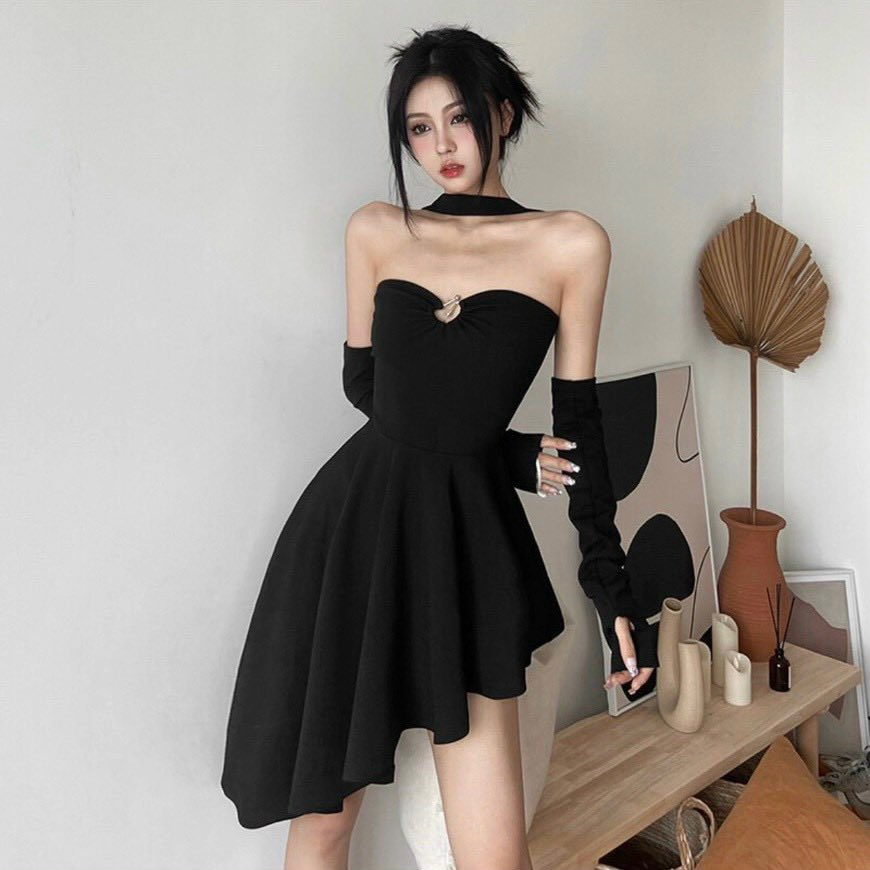 Đầm Xòe Cúp Khoen Ngực Đuôi Tôm Lệch Tà Kèm Tay Rời CC131