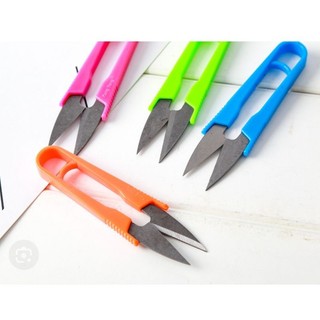 Kéo bấm chỉ thừa tranh thêu chữ thập