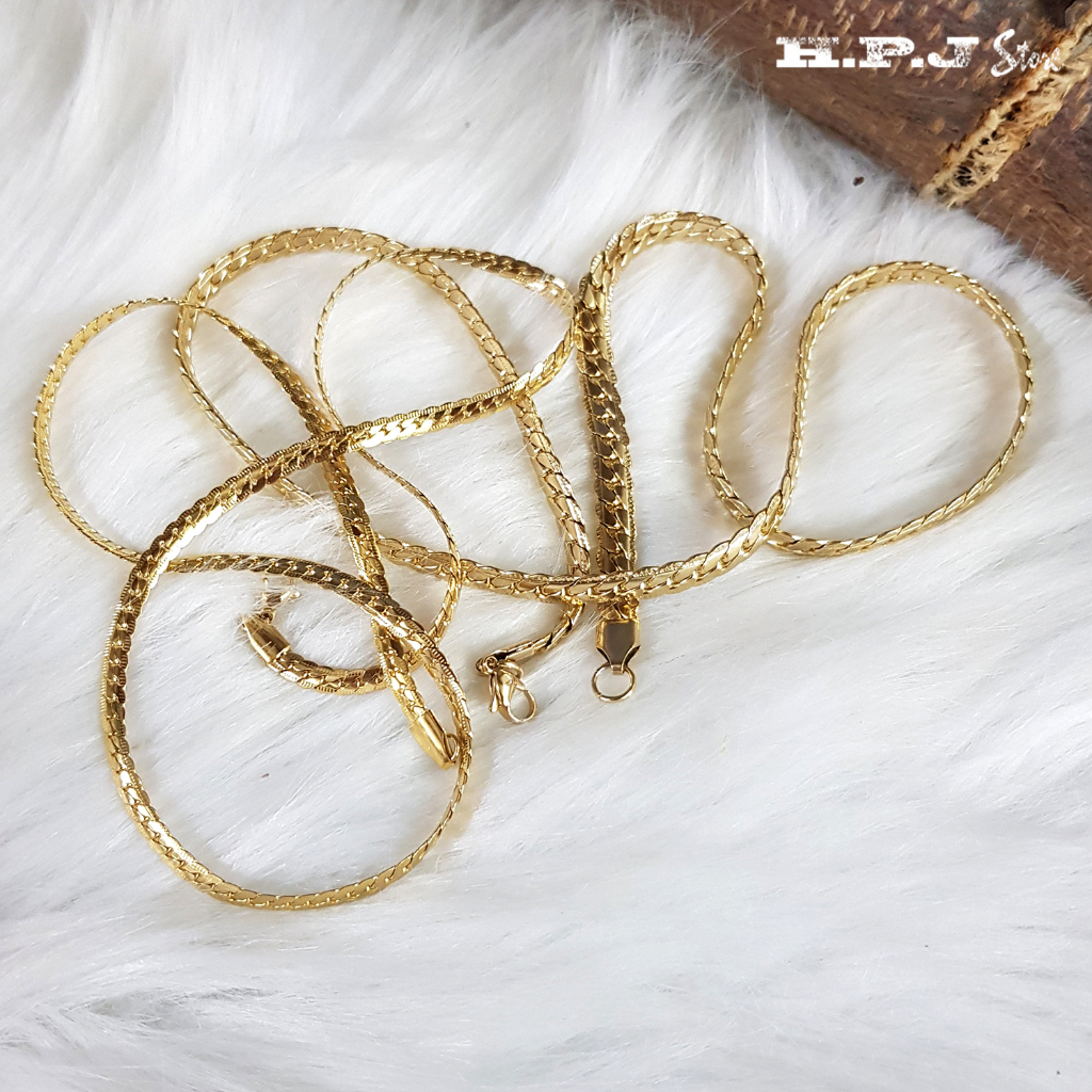 Dây chuyền titan mạ vàng kiểu khía cạnh.