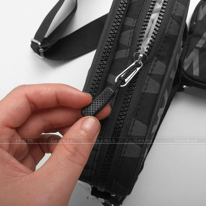 Túi Đeo Chéo WHOau Steve Xuất Xịn 2 Ngăn, Chất Vải Cao Cấp Hai Ngăn Kéo, Túi Gấu WHOau Messenger Dáng Hộp Cực Đẹp