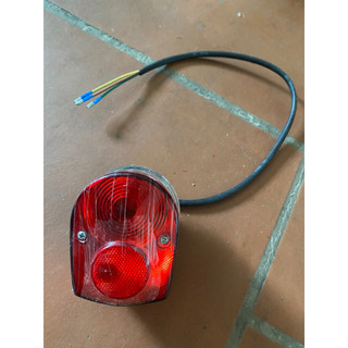 đèn hậu xe máy cúp 81 đời cũ