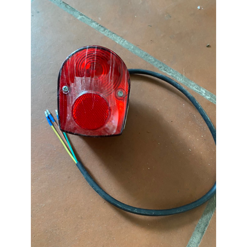 đèn hậu xe máy cúp 81 đời cũ