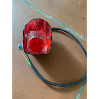 Đèn hậu xe máy cúp 81 đời cũ