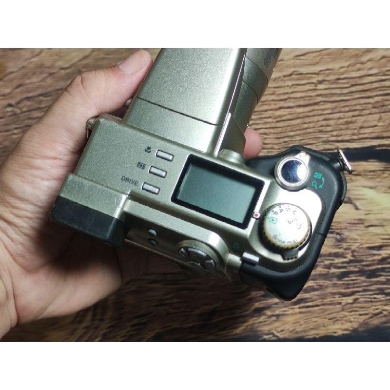 Máy ảnh kỹ thuật số Olympus Camedia C2100