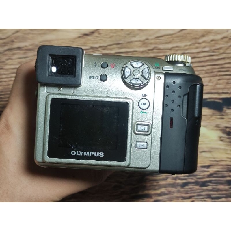 Máy ảnh kỹ thuật số Olympus Camedia C2100