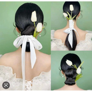 Hoa tulip cài tóc cô dâu