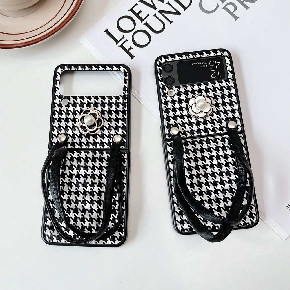 Ốp Lưng Samsung Z Flip 4 Cao Cấp Họa Tiết Houndstooth Có Dây Da Xỏ Tay - BUM STORE GALAXY CASE