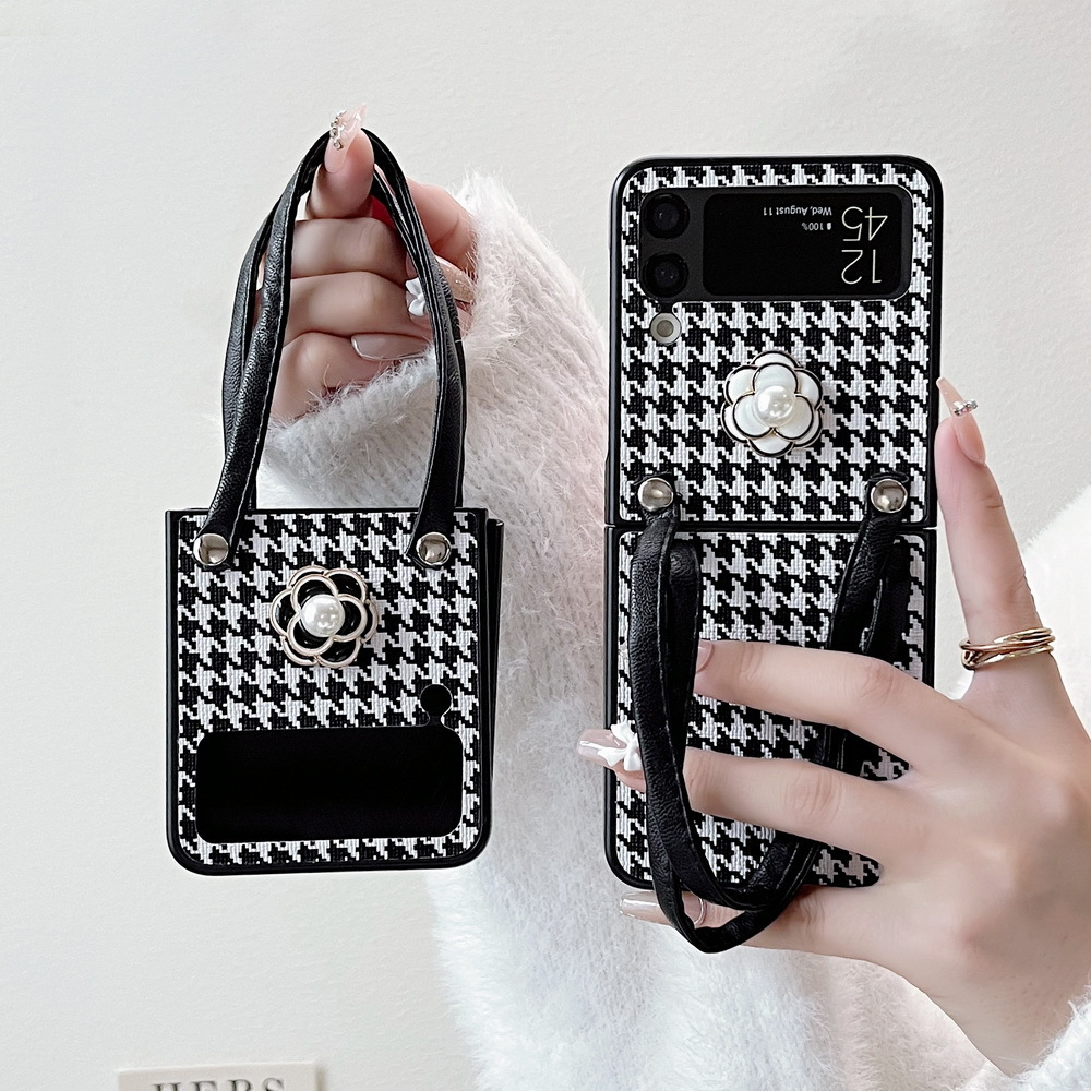 Ốp Lưng Samsung Z Flip 4 Cao Cấp Họa Tiết Houndstooth Có Dây Da Xỏ Tay - BUM STORE GALAXY CASE