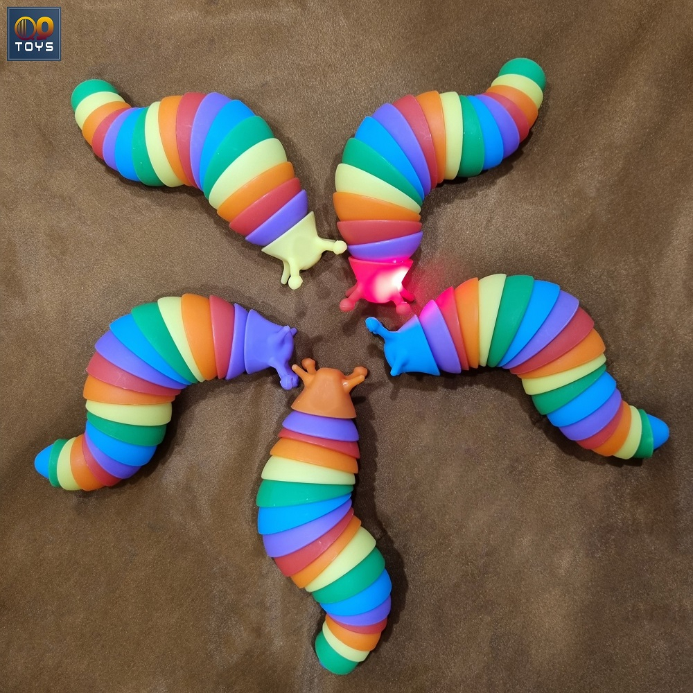Đồ chơi con sâu tôm 7 màu phát sáng vui nhộn loại lớn 19cm màu ngẫu nhiên - QQ Shop