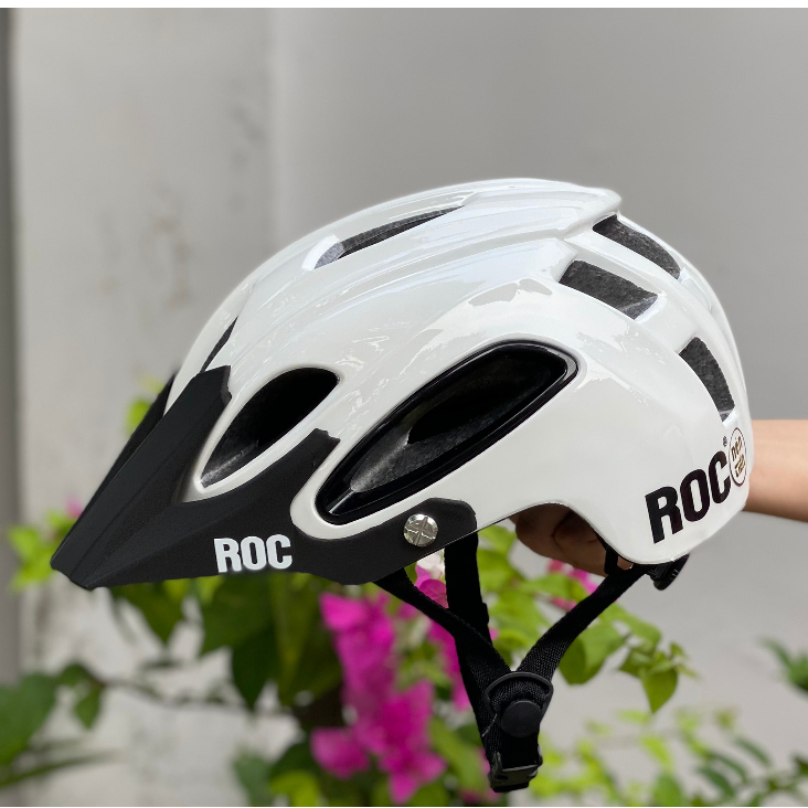 MŨ THỂ THAO MÁI CHE ROC R15 TRẮNG BÓNG KHÓA NAM CHÂM, KÈM TÚI ĐỰNG VÀ LÓT DỰ PHÒNG, BH 12 THÁNG