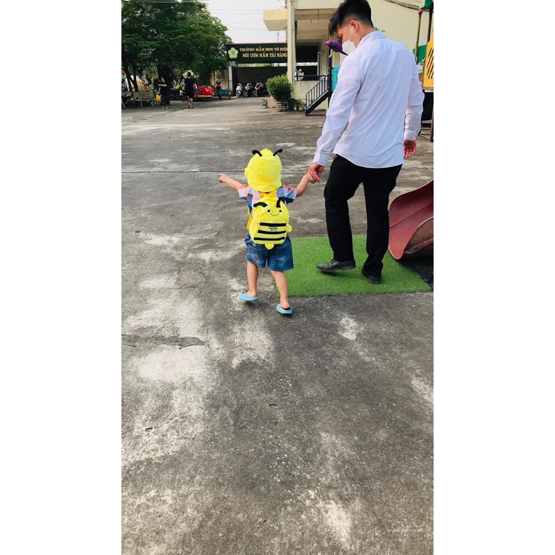Set balo kèm mũ ong vàng
