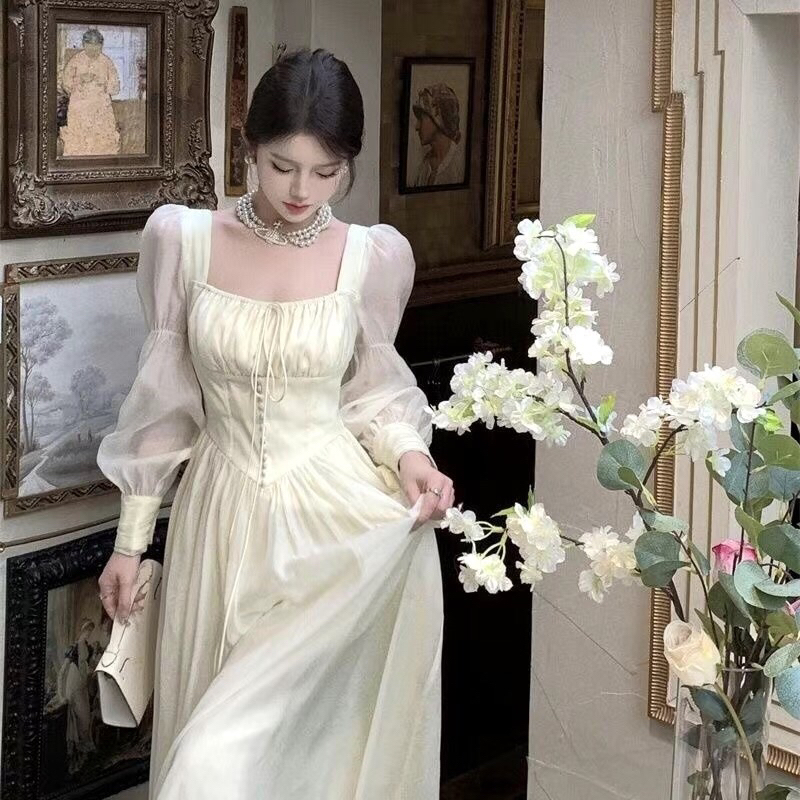 [ODER] Váy cổ vuông tay bồng cổ V