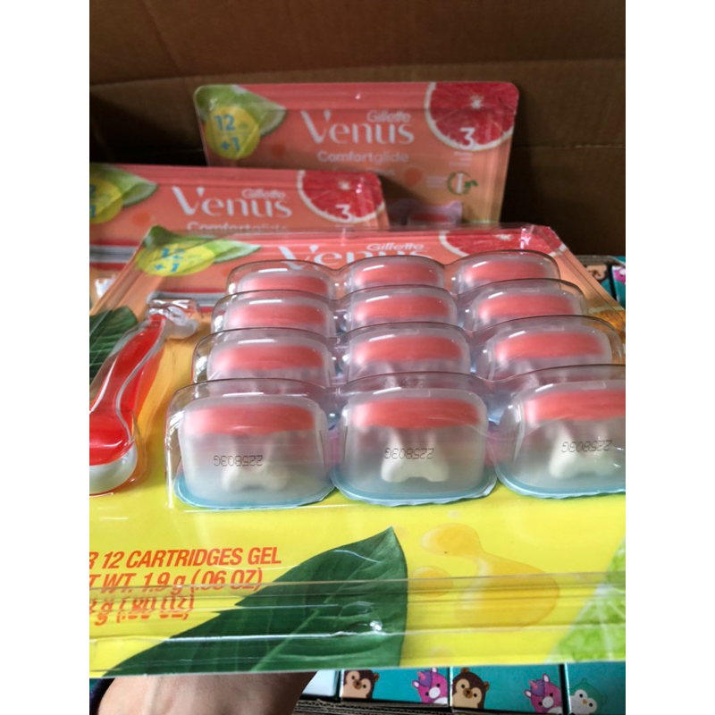 Bộ Dao Cạo Nữ Gillette Venus Comfort Glide White Tea Gồm 1 Thân và 12 Lưỡi Dao