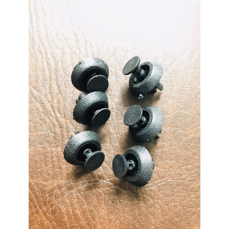 5 Nút nhự ô tô khoang máy- tấm nhựa khoang máy