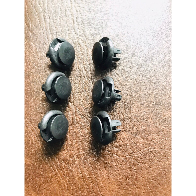 6 nút nhựa ô tô bắt lòn vè bánh xe, khoang máy, chắn bùn dưới động cơ