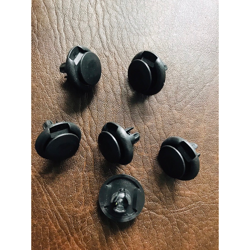 6 nút nhựa ô tô bắt lòn vè bánh xe, khoang máy, chắn bùn dưới động cơ