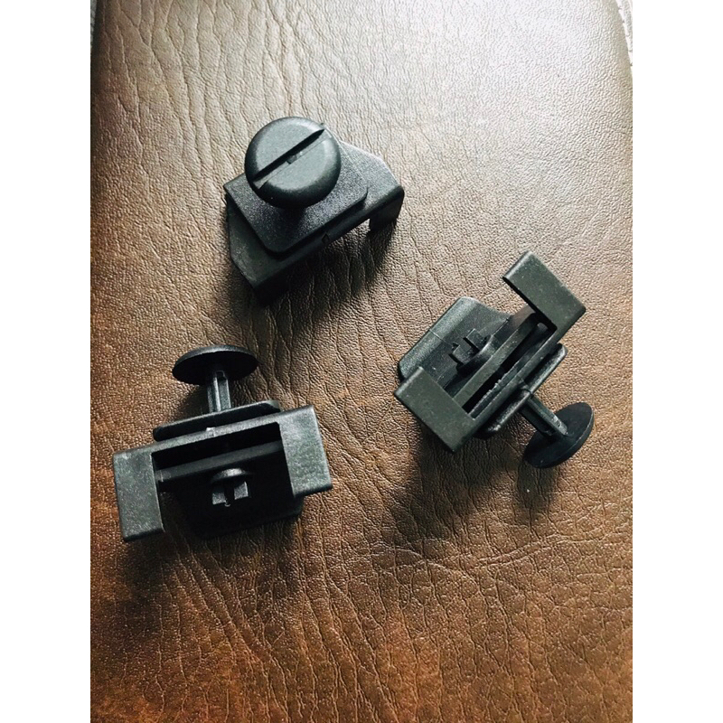 3 nút nhựa ô tô bắt lòng vè bánh xe, chắn bùn dưới