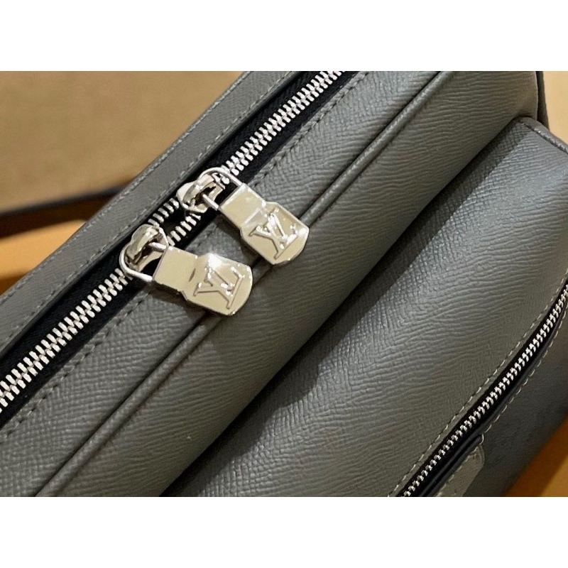 Túi đeo chéo nam LV Mesenger hàng super  sz25cm màu ghi mới nhất cực đẹp fullbox hãng