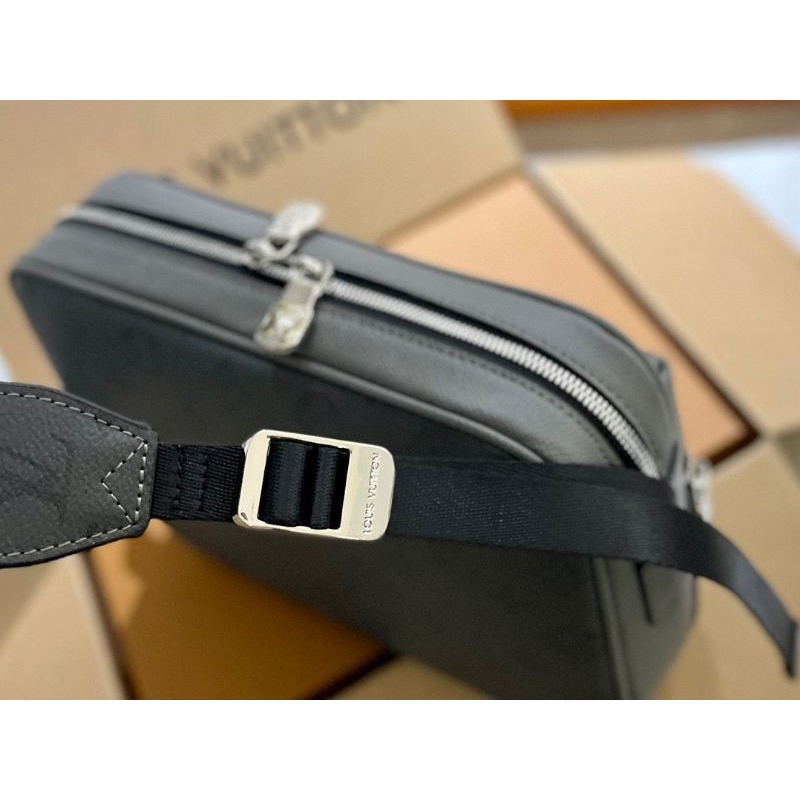 Túi đeo chéo nam LV Mesenger hàng super  sz25cm màu ghi mới nhất cực đẹp fullbox hãng