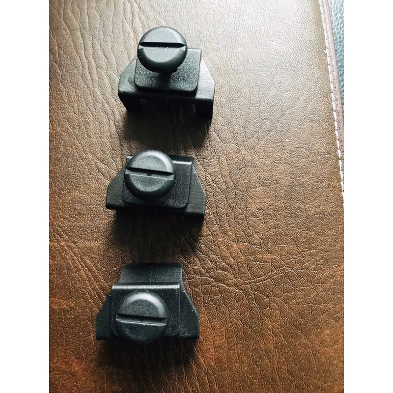 3 nút nhựa ô tô bắt lòng vè bánh xe, chắn bùn dưới