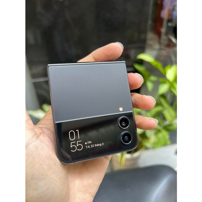 Điện thoại Samsung Galaxy Z Flip 4 bản 8gb/256gb chính hãng fullbox nguyên seal tặng sạc bảo hành đầy đủ 1 năm