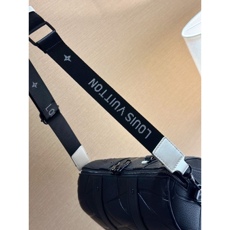 Túi nam LV CITY KP. hàng SUPER họa tiết mới dáng trống đeo cực đẹp  fullbox nam châm