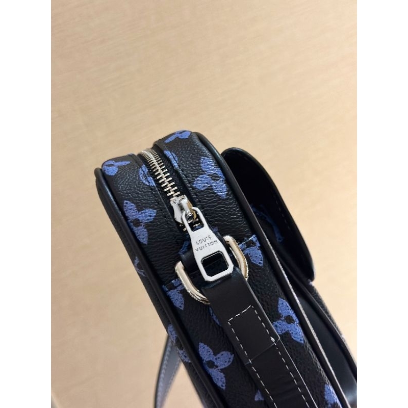 Túi đeo chéo nam LV CHRISTOPHER sz15x18cm bản super bản chuẩn đẹp fullbox nam châm