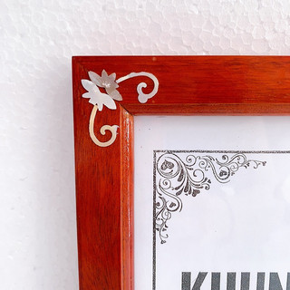 Khung thờ gỗ cẩn Xà Cừ
