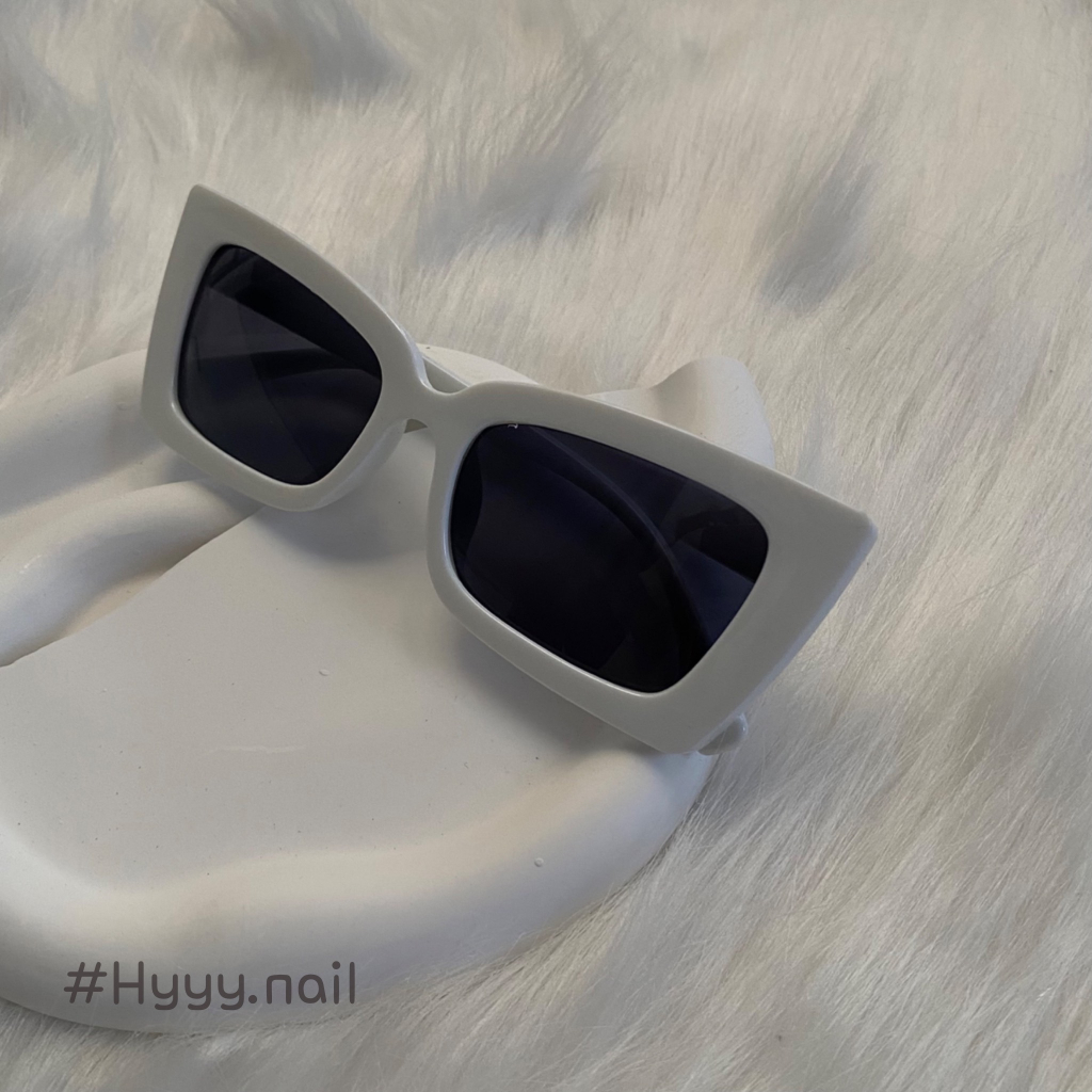 Mắt kính râm nữ hình vuông thời trang sành điệu mẫu mới màu trắng đen thời trang 2023